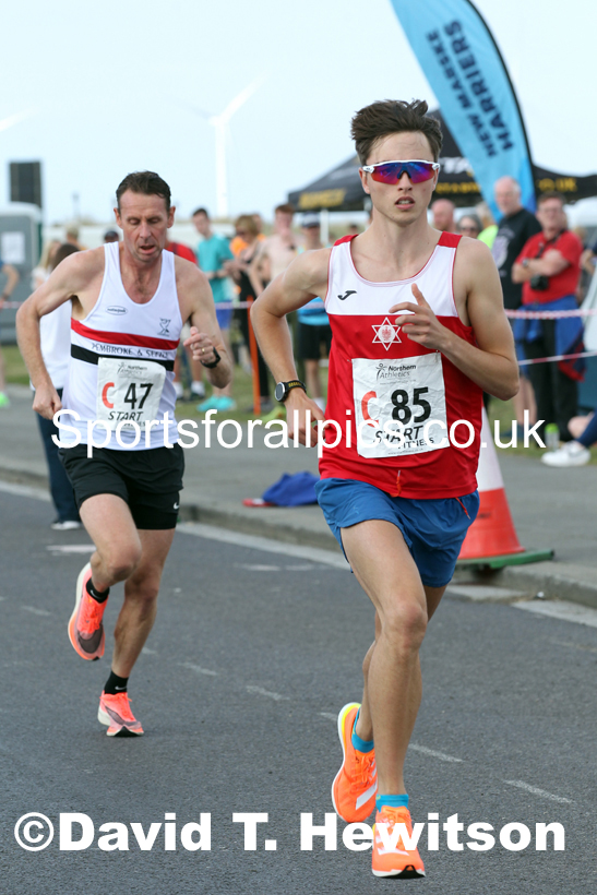 Senior mens 6 stage relay, 2021 Northern 6 and 4 Stage and Young Athletes Road Relays, Redcar. Photo: David T. Hewitson/Sports for All Pics